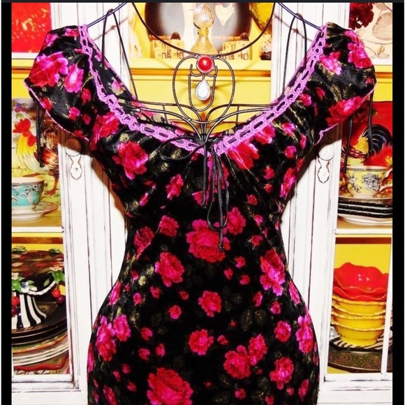 ISO VINTAGE BETSEY JOHNSON - Picture 10 of 16